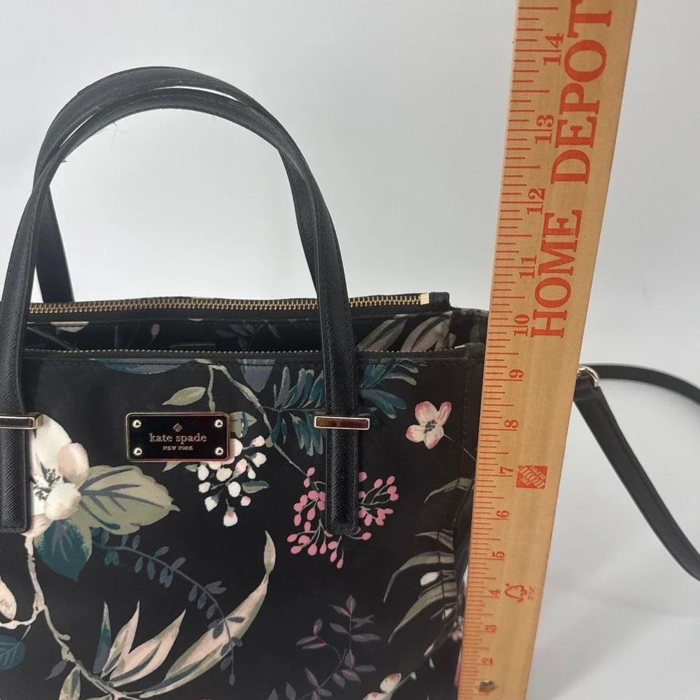 Kate Spade Wilson Road Botanical Alyse Nylon Stachel Small Floral Crossbody Bag